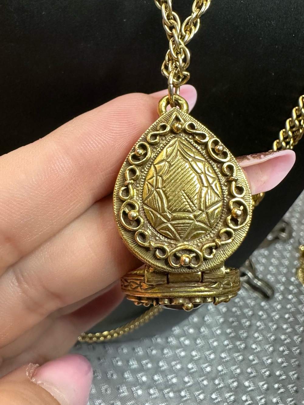 Gold-Tone Layered Necklace with Amber Teardrop Pendant - Picture 5 of 7